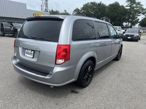 Used 2019 Dodge Grand Caravan GT image 3