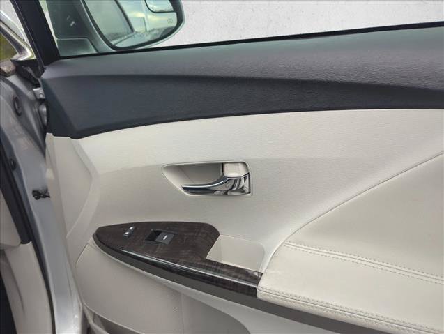 Used 2015 Toyota Venza XLE FWD image 23