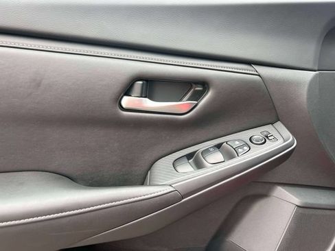 Certified 2023 Nissan Sentra SV FWD image 16