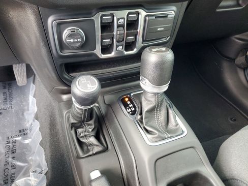 Used 2024 Jeep Wrangler Sport image 26