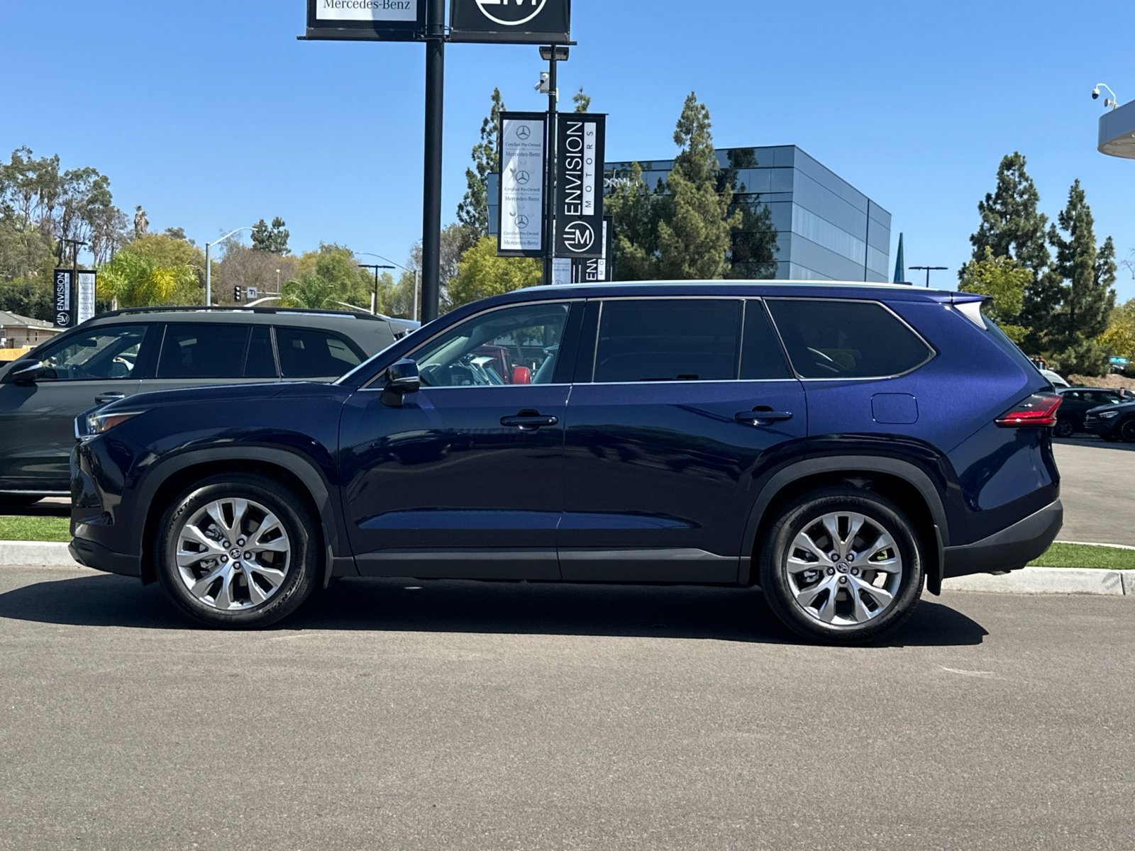 Used 2026 Toyota Grand Highlander FWD image 6