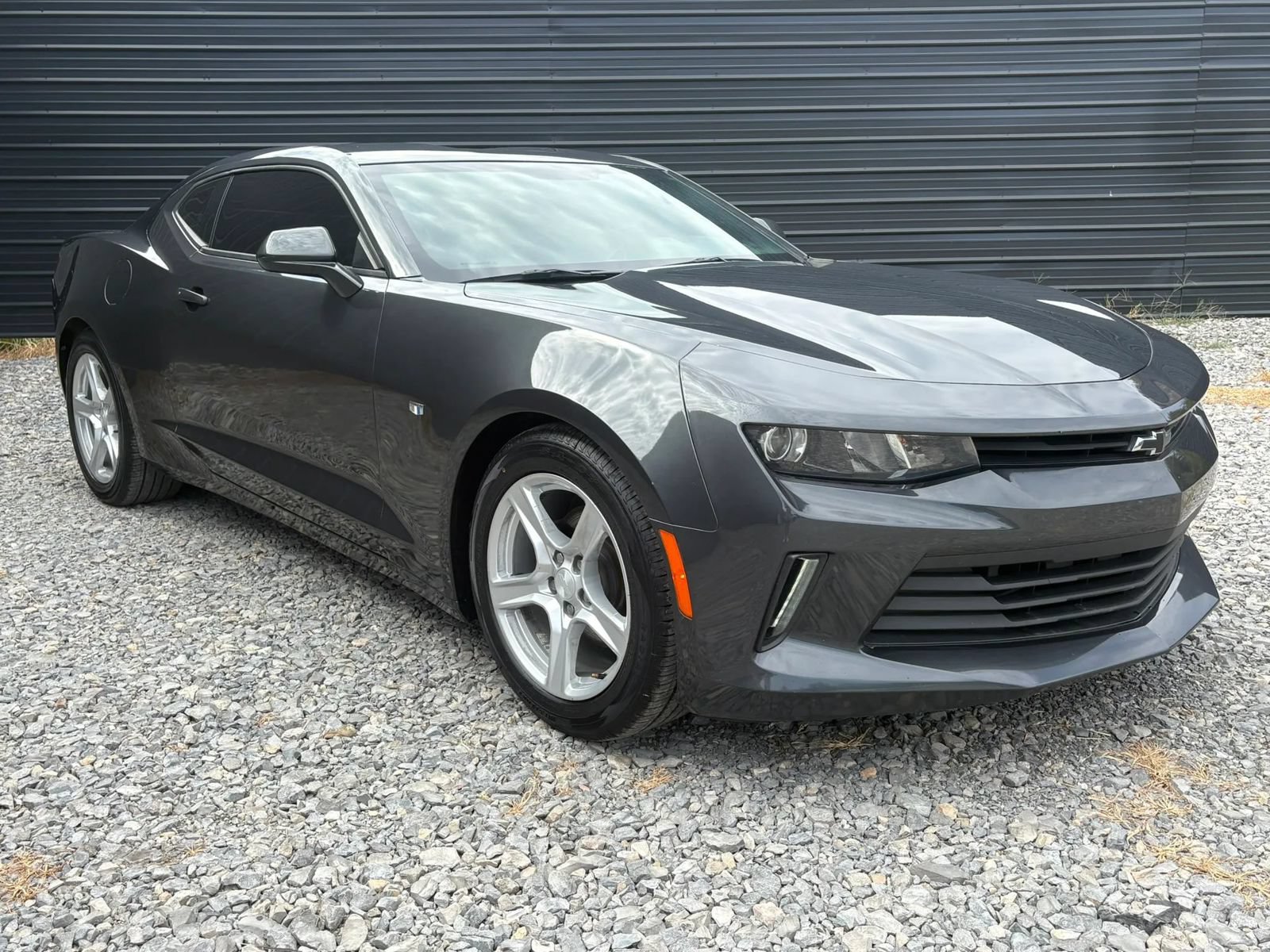 Used 2018 Chevrolet Camaro LT RWD image 3