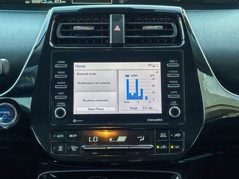 Certified 2022 Toyota Prius XLE w/ Advanced Technology Package FWD image 17