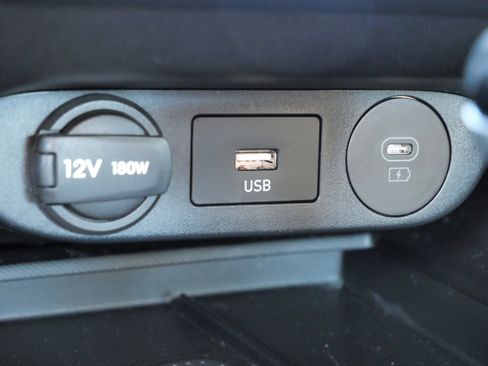 Certified 2025 Hyundai Elantra Sport image 28