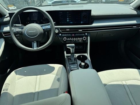 Used 2025 Hyundai Sonata SE FWD image 11