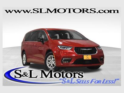 Certified 2025 Chrysler Pacifica Select