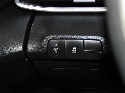 Used 2024 Hyundai Elantra SEL FWD image 33