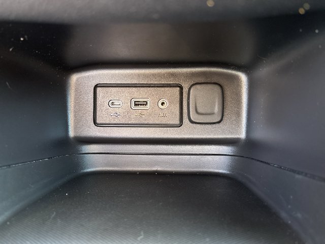 Certified 2024 Chevrolet Equinox LT w/ LPO, Floor Liner Package FWD image 29