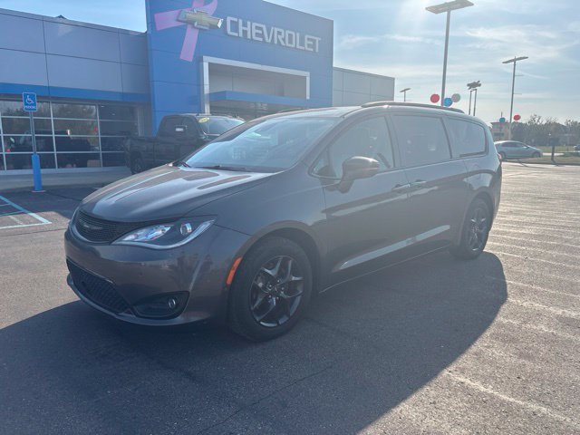Used 2018 Chrysler Pacifica Limited w/ Advanced Safetytec Group FWD image 1