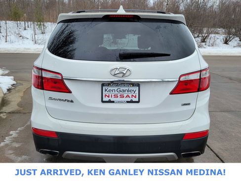 Used 2016 Hyundai Santa Fe SE w/ Cargo Package image 4