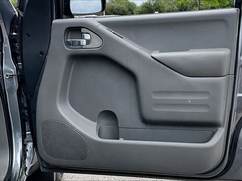 Used 2019 Nissan Frontier SV image 23