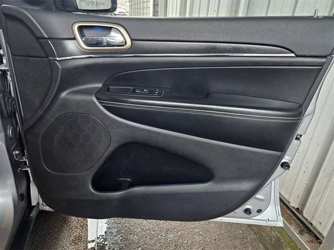 Used 2015 Jeep Grand Cherokee Limited w/ Trailer Tow Group IV image 17