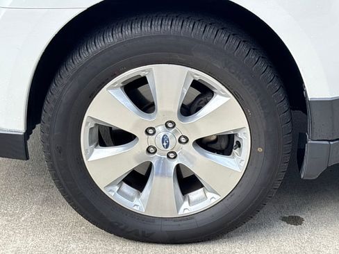 Used 2012 Subaru Outback 3.6R Limited w/ Moonroof Pkg image 9