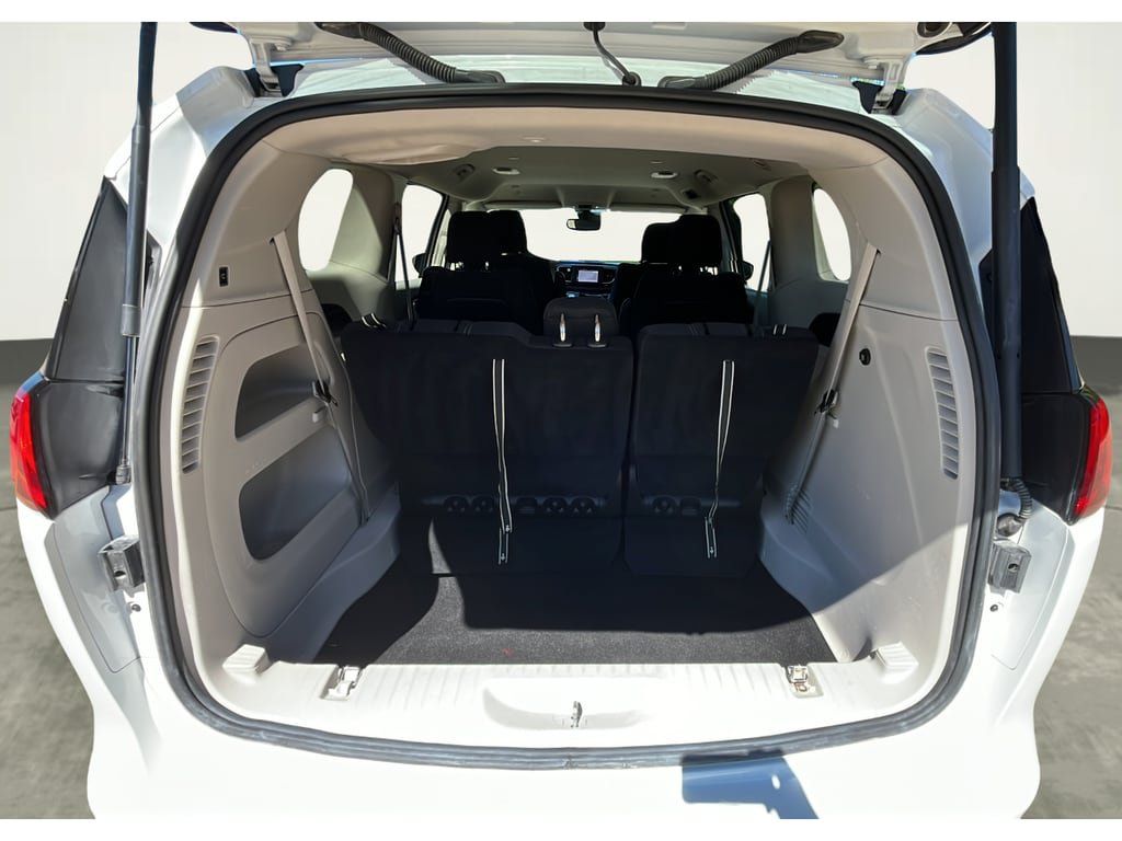 Used 2023 Chrysler Voyager LX FWD image 18