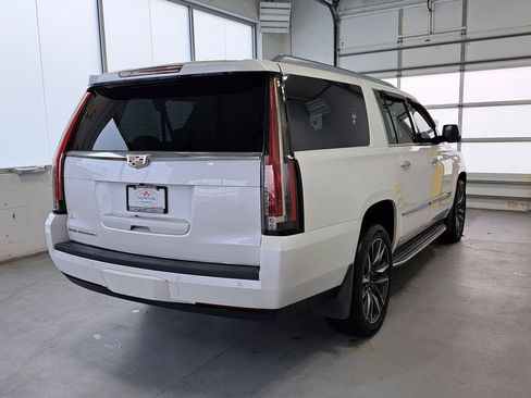 Used 2016 Cadillac Escalade ESV Luxury image 5