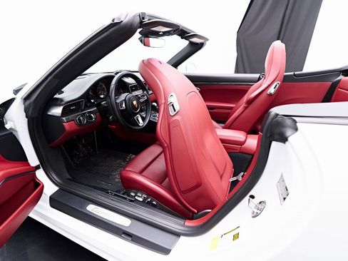 Used 2019 Porsche 911 Turbo S image 54