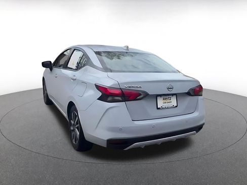 Used 2025 Nissan Versa SV image 11