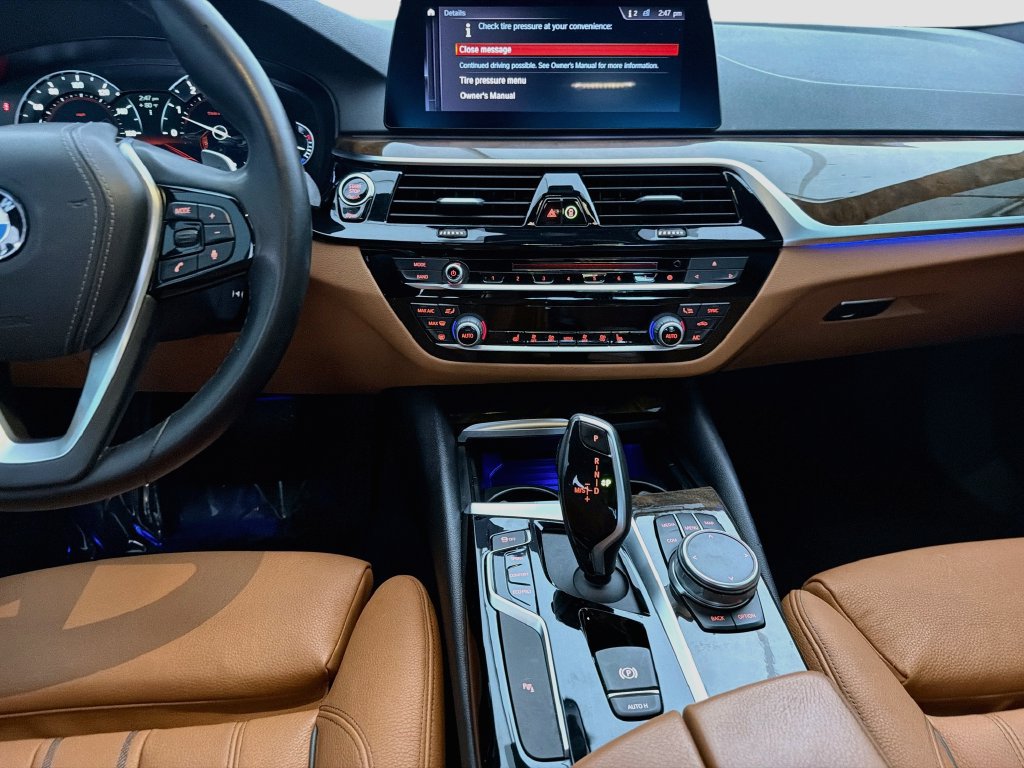 Used 2019 BMW 540i w/ Convenience Package RWD image 19