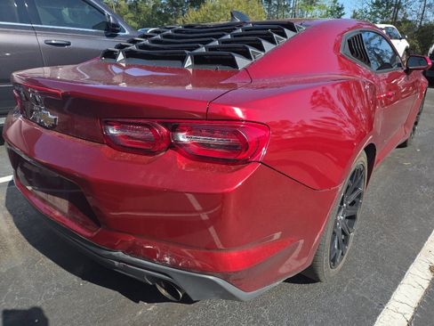 Used 2022 Chevrolet Camaro LT image 4