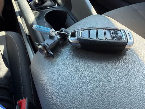Used 2022 Hyundai Elantra SEL FWD image 28