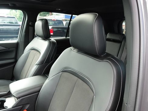 Used 2024 Jeep Grand Cherokee Altitude AWD/4WD image 19