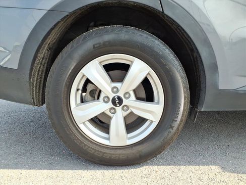 Used 2023 Kia Sorento LX image 25