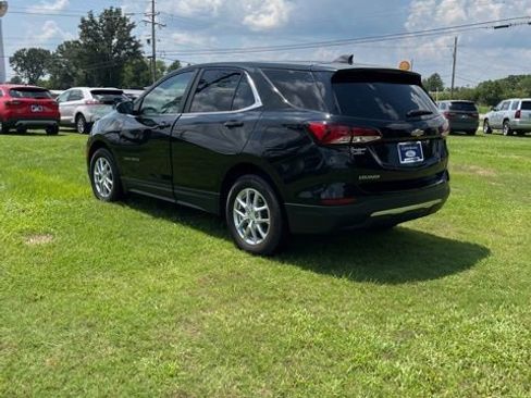 Used 2022 Chevrolet Equinox LT w/ Driver Convenience Package image 5