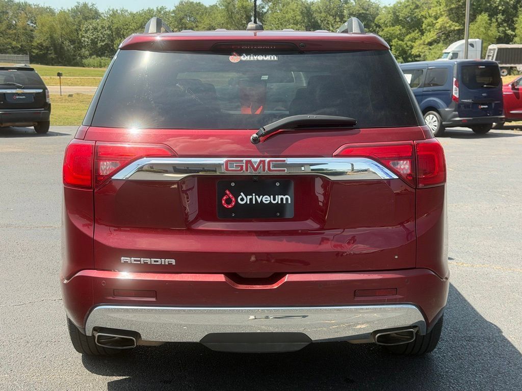 Used 2017 GMC Acadia Denali w/ Technology Package FWD image 5