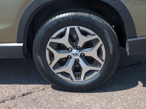 Used 2023 Subaru Forester Premium AWD/4WD image 13