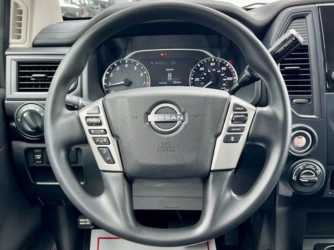 Used 2023 Nissan Titan SV image 21