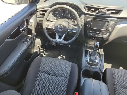 Certified 2020 Nissan Rogue Sport SV FWD image 18