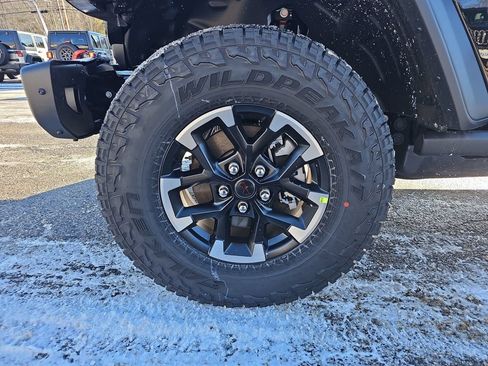 New 2026 Jeep Gladiator Rubicon w/ Safety Group AWD/4WD image 30