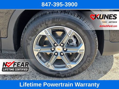 Used 2025 Chevrolet Blazer LT FWD image 9