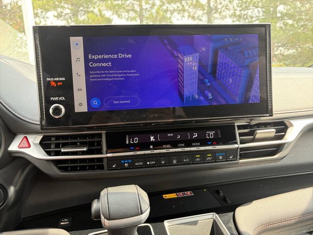 Certified 2025 Toyota Sienna Limited AWD/4WD image 28