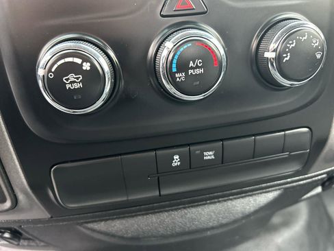 Used 2014 RAM 2500 Tradesman image 19