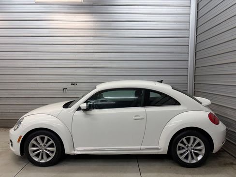 Used 2013 Volkswagen Beetle TDI FWD image 8