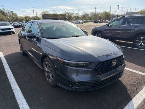 Used 2024 Honda Accord EX image 3