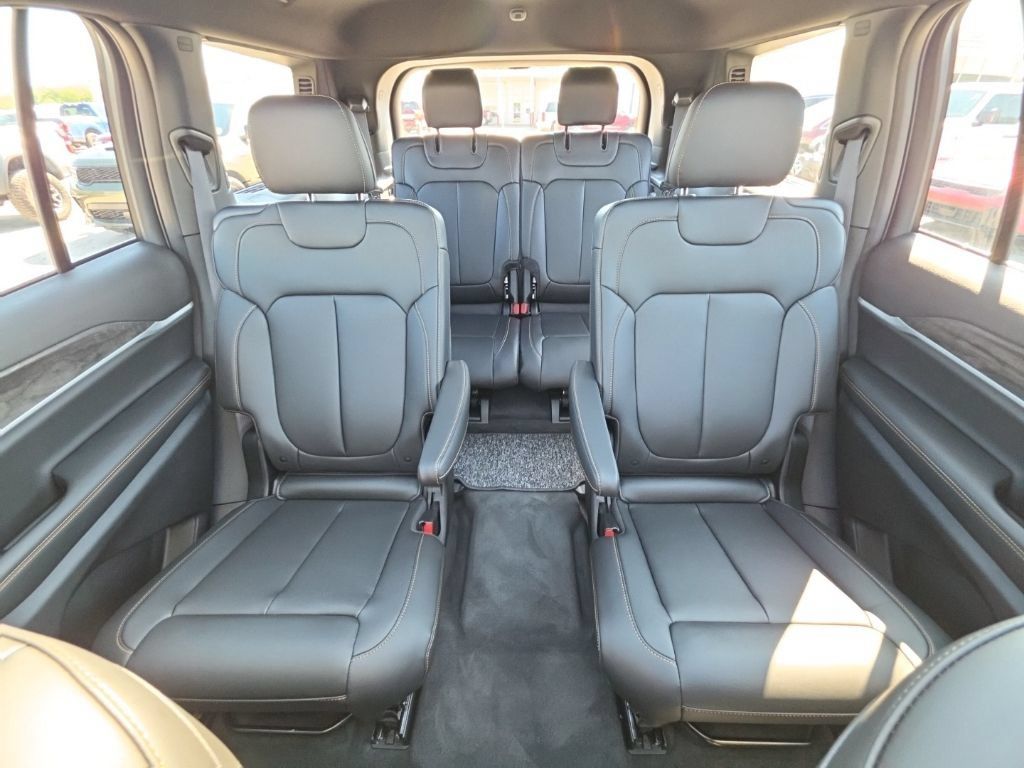New 2026 Jeep Grand Cherokee L Limited AWD/4WD image 25