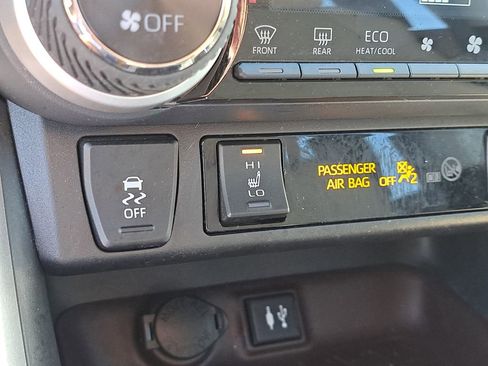 Certified 2019 Toyota RAV4 Limited image 26