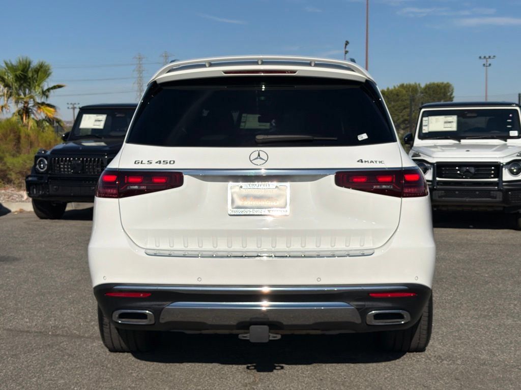 Used 2024 Mercedes-Benz GLS 450 4MATIC image 9