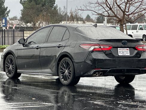 Used 2022 Toyota Camry SE image 6