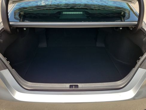 Used 2020 Toyota Camry SE FWD image 8