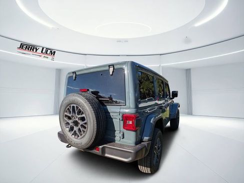 New 2026 Jeep Wrangler Unlimited Sahara w/ Technology Group AWD/4WD image 3