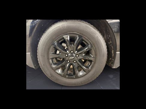 Used 2019 Chevrolet Equinox LT w/ Driver Convenience Package image 10