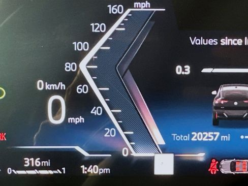Used 2026 BMW X2 xDrive28i AWD/4WD image 15