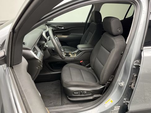 Certified 2023 GMC Acadia SLE w/ Driver Convenience Package FWD image 8