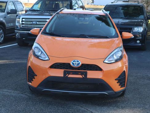 Used 2018 Toyota Prius C Two image 2