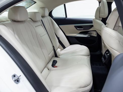 Used 2024 Mercedes-Benz E 350 4MATIC Sedan image 26