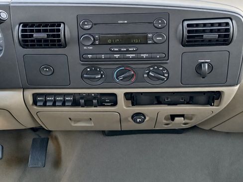 Used 2006 Ford F250 XL RWD image 20