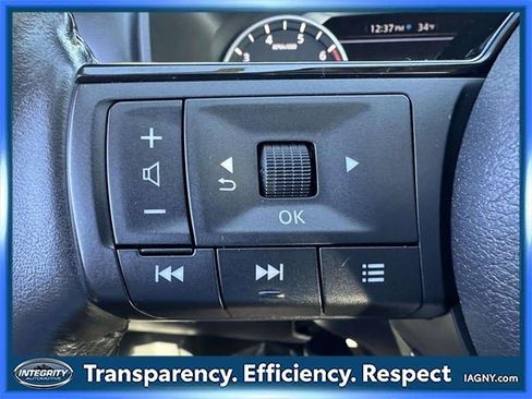 Certified 2022 Nissan Rogue SV w/ SV Premium Package image 35